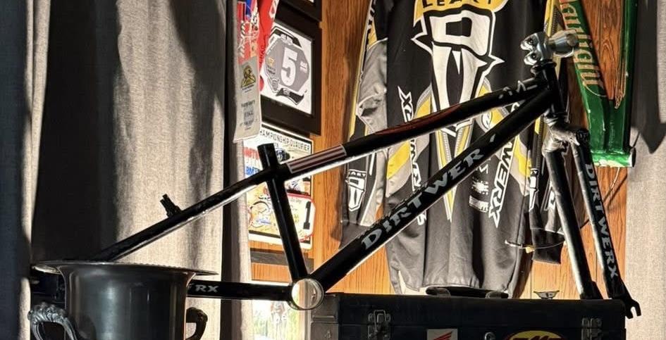26.0029 — DIRTWERX 24-inch Cruiser Prototype Frame and Fork